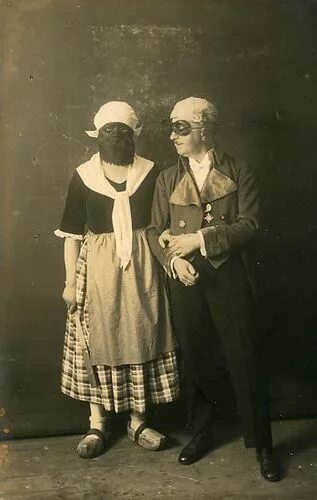 Костюмы старые фото Square America Vintage halloween costume, Creepy vintage, Vintage halloween phot