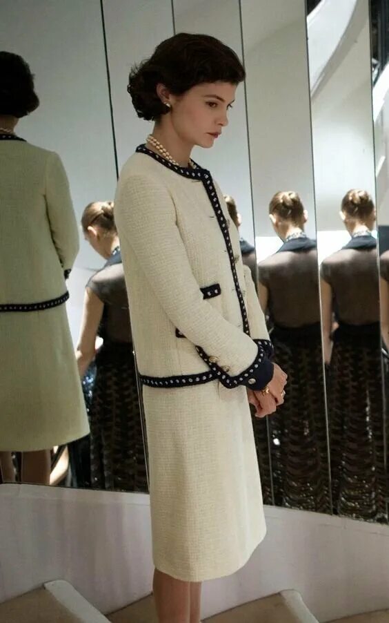 Костюмы в стиле шанель фото Как Chanel стал ведущим люксовым брендом: от шляп до покорения мира Умный шопинг