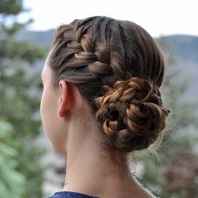 Косы французские прическа на длинные Invisible Braid Braided bun hairstyles, French braid hairstyles, Braided hairsty