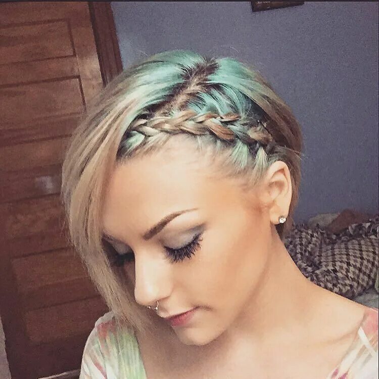 Косы на коротких стрижках фото Pin on Short Haircut