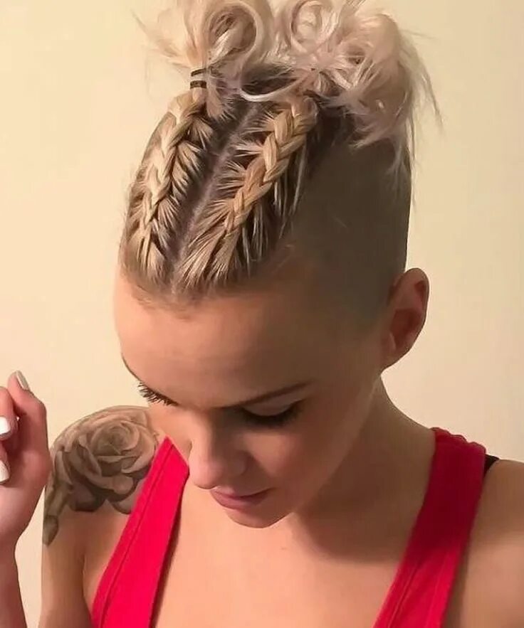 Косы на коротких стрижках фото Pin von Jessica Simon auf Hairstyles 2018 Haarschnitt kurz, Kurze haare flechten