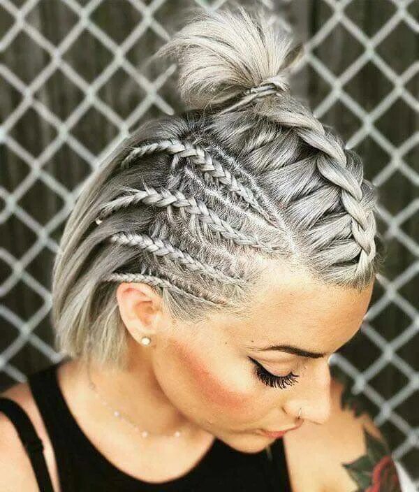 Косы на коротких стрижках фото Pin en Hair and more hair Trenzas en pelo corto, Peinados con trenzas pelo corto