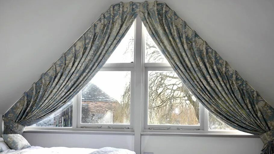 Косые окна фото Advanced Curtain Making - One day courses to learn either Pleating To Pattern or