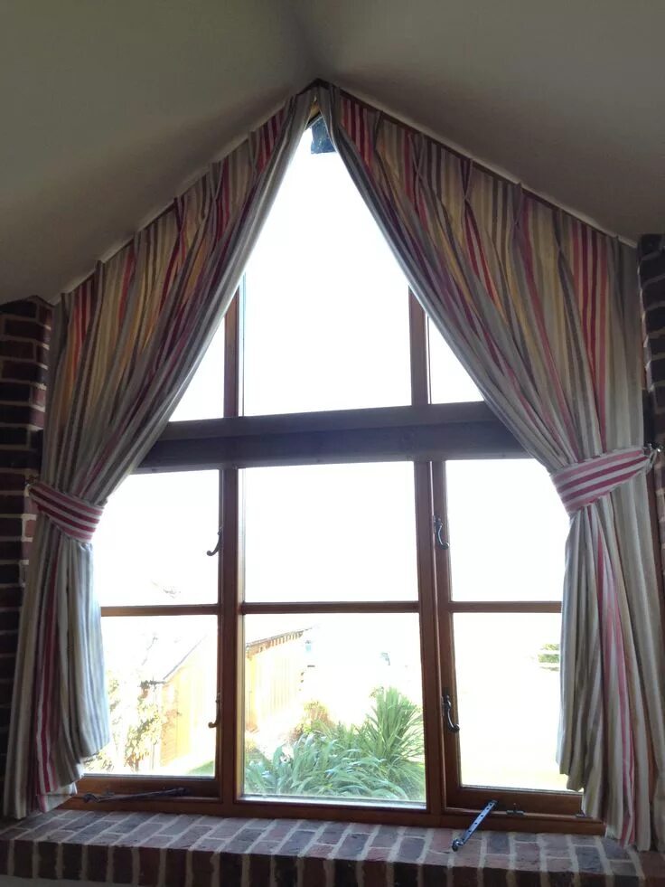 Косые окна фото triangle windows - Google Search Arched window coverings, Curtains childrens roo