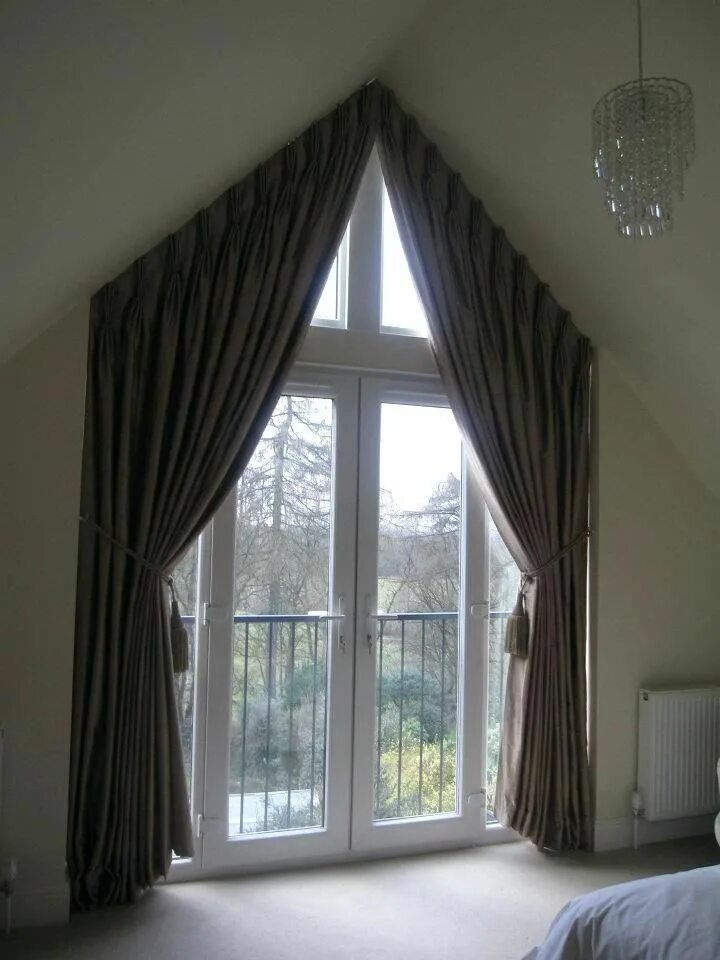 Косые окна фото домов Curtains For Triangular Windows Implausible Or Blinds On Triangle Google Searchw
