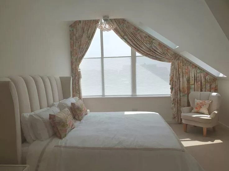 Косые окна на мансарде фото Creative solution to a tricky window by Bryant Interior Furnishings. Bedroom dec