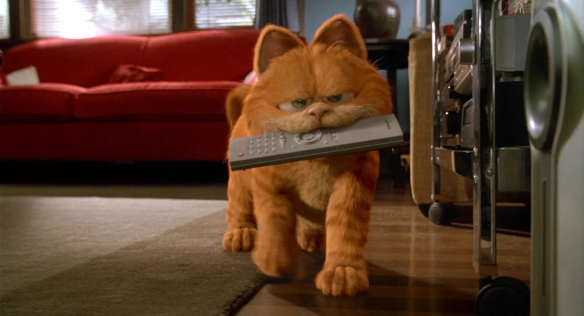 Кот гарфилд фото Samsung TV Remote In Garfield (2004)