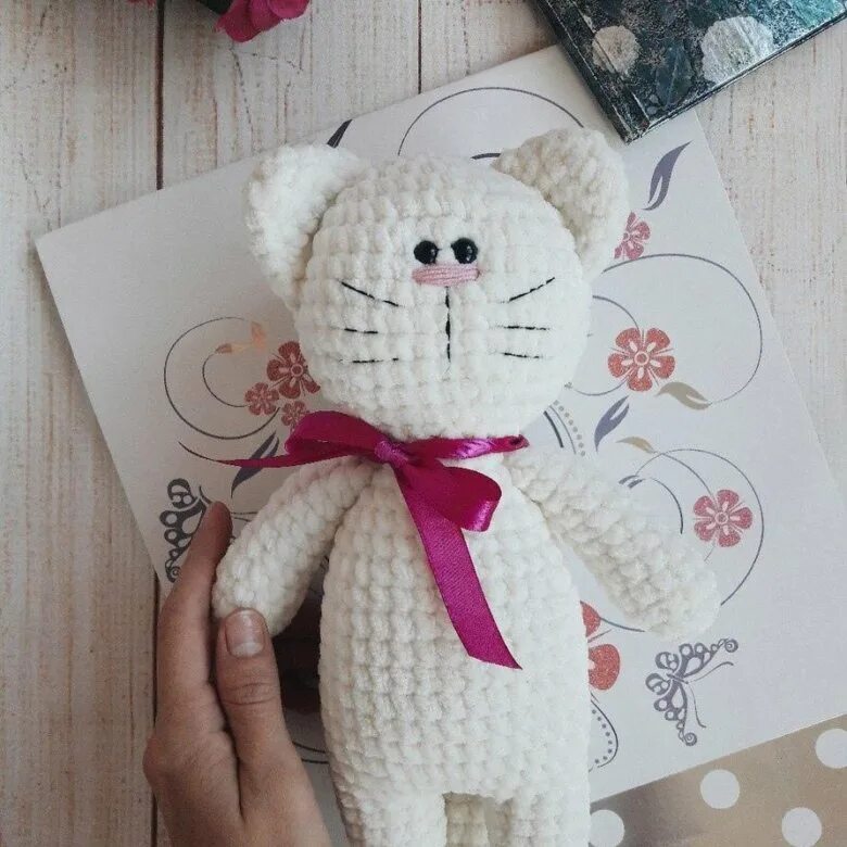 Кот из плюшевый пряжи вязаный крючком схема Кошечка зефирка - купить в Новосибирске, цена 600 руб., продано 6 сентября 2022 