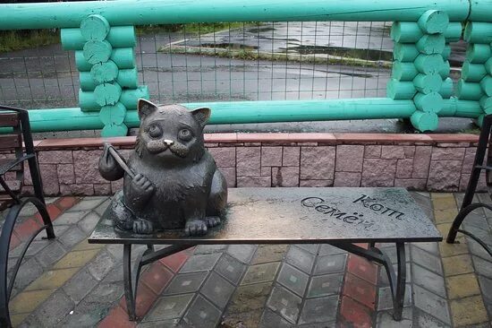 Кот семен мурманск фото настоящего кота Semyon the Cat and Me! - Picture of Semyon the Cat Monument, Murmansk - Tripadvi