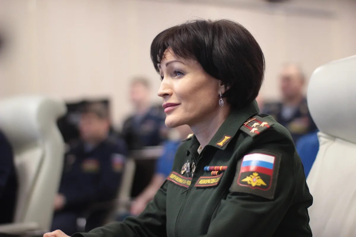 Коцюбинская татьяна владимировна генерал полковник фото Командующий Воздушно-десантными войсками генерал-полковник Андрей Сердюков дал с