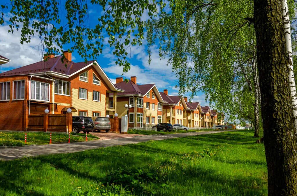 Котеджный поселок фото Коттеджный поселок или деревня: где лучше строить дом Мой гектар Дзен