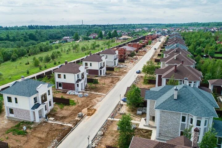 Котеджный поселок фото Дома и участки в коттеджном поселке "Левитан" - New Moscow House
