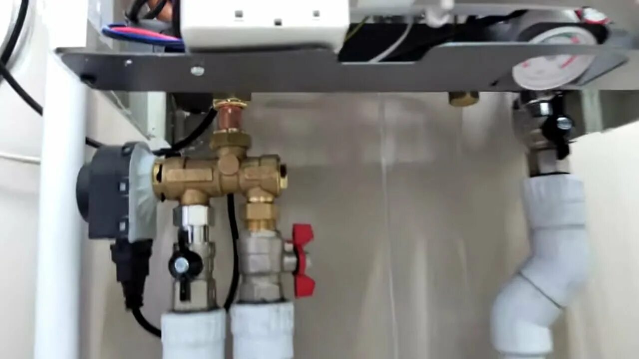 Котел бакси экофор 24 подключения бойлера Монтаж котла BAXI ECO FOUR 1.24 - YouTube