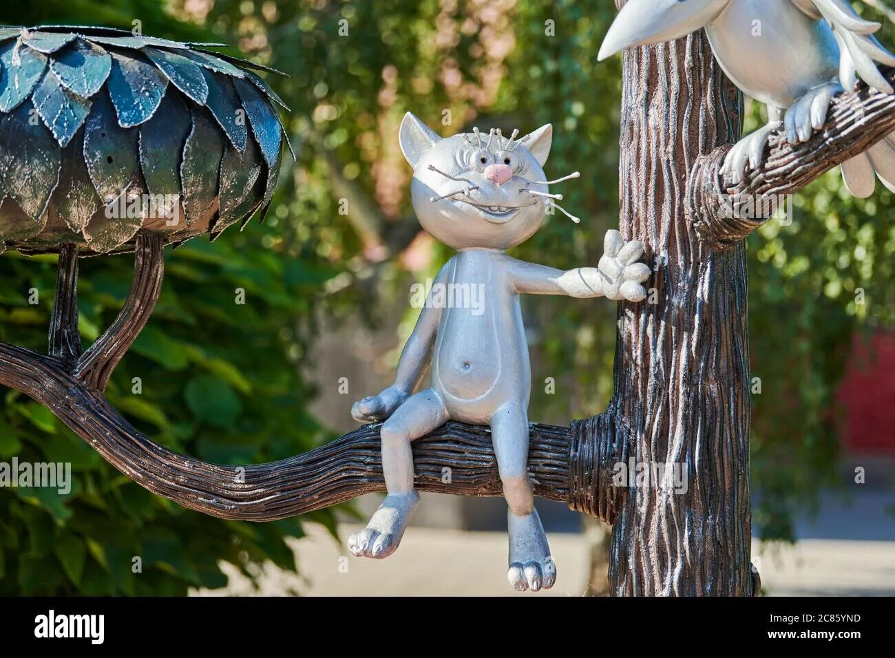 Котенок из лизюкова фото Voronezh, Russia - 25.08.2019 - Monument to Kitten from Lizyukov street. Cat and