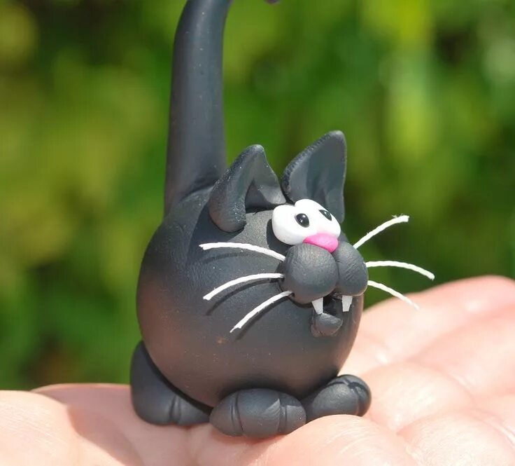 Котенок из пластилина фото Another Polymer Clay Kitty Clay crafts, Polymer clay cat, Polymer clay ornaments