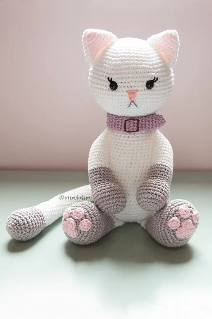Котик крючком фото Kit Gatinha Amigurumi + naninha + varal de crochê Agatha em 2024 Bichinhos de cr