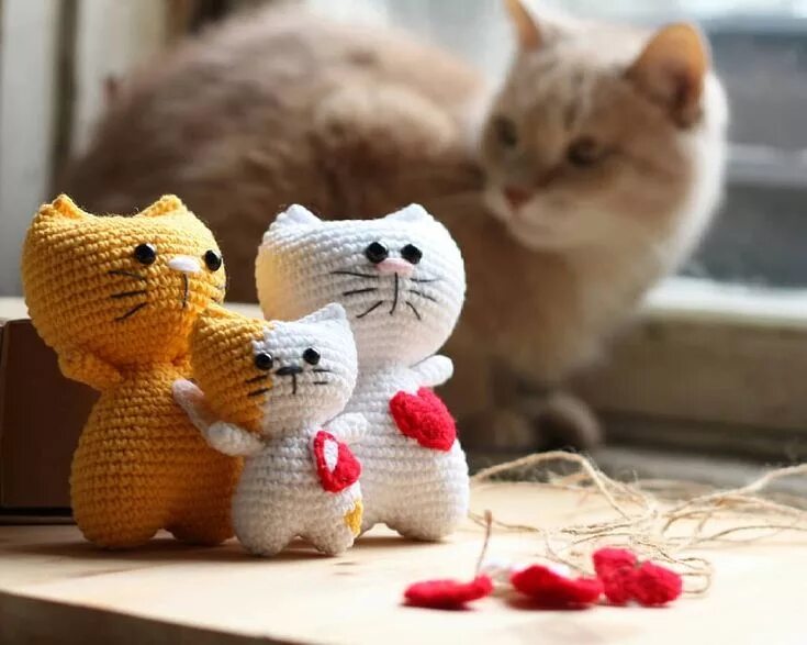 Котик крючком фото Котики амигуруми вязаные игрушки Stricken und häkeln, Katzen häkeln, Häkeln