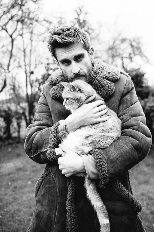 Котик мужчина фото Pin by Robbie on People Men with cats, Cat people, Cat lovers