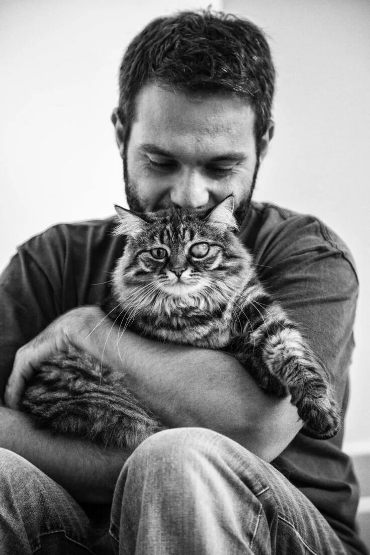 Котик мужчина фото Photos of men and their cats that shatter the 'cat lady' stereotype Men with cat