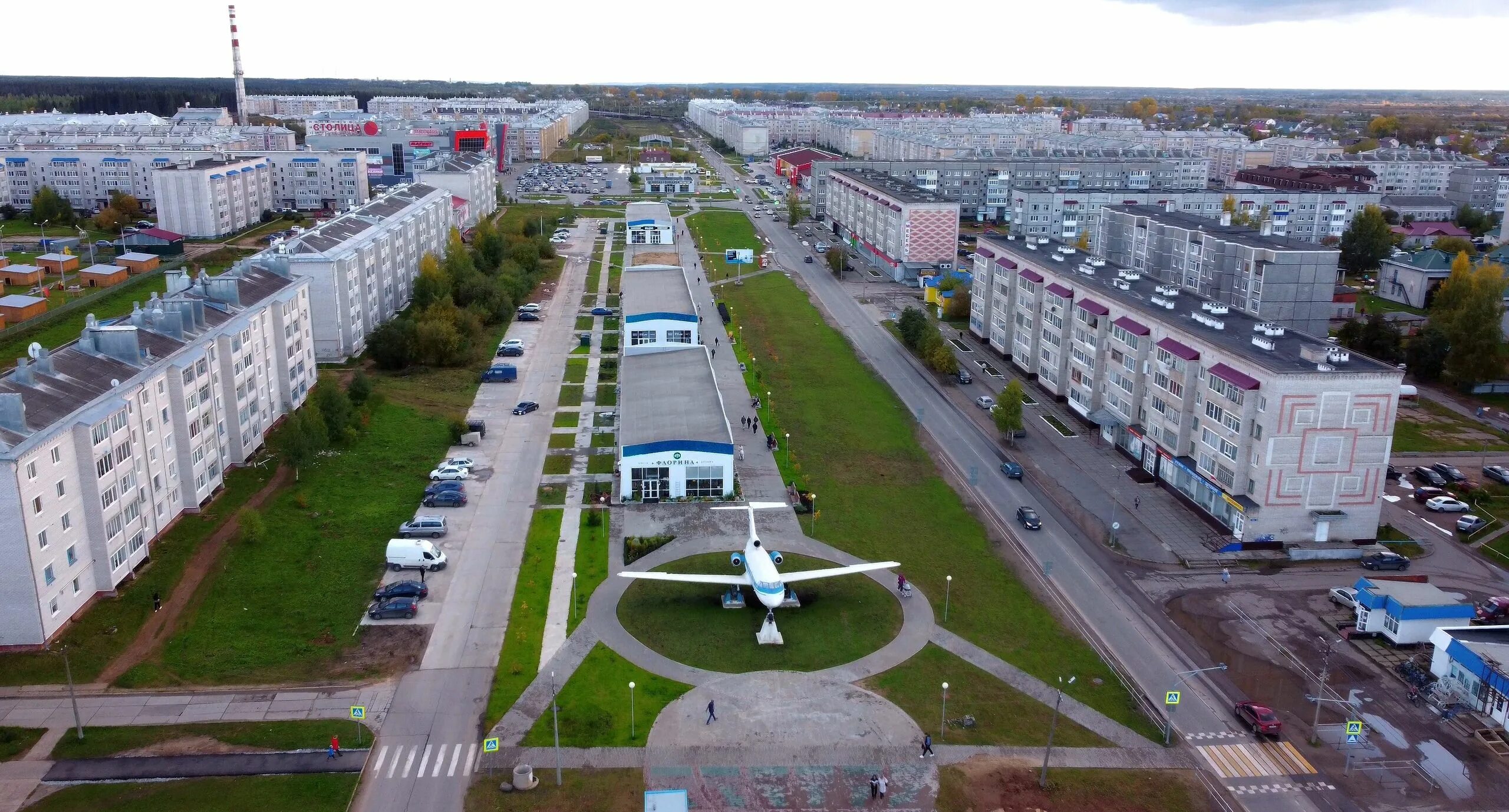 Котлас фото достопримечательности Памятники Котласа - Самолет Як-40