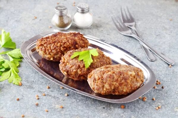 Котлеты с гречки рецепт с фото Котлеты с гречкой и фаршем - рецепт с фото пошагово. Как приготовить гречневые к