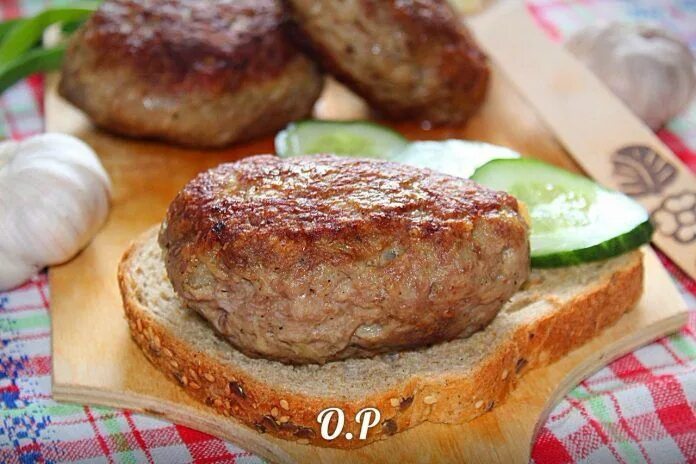 Котлеты с хлебом и фаршем фото Сочные котлеты с картошкой и сыром - пальчики оближешь! Еда, Кулинария, Вкусная 