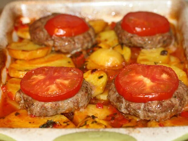 Котлеты с картошкой в духовке фото Картофель с котлетами в духовке - TVCook - Медиаплатформа МирТесен
