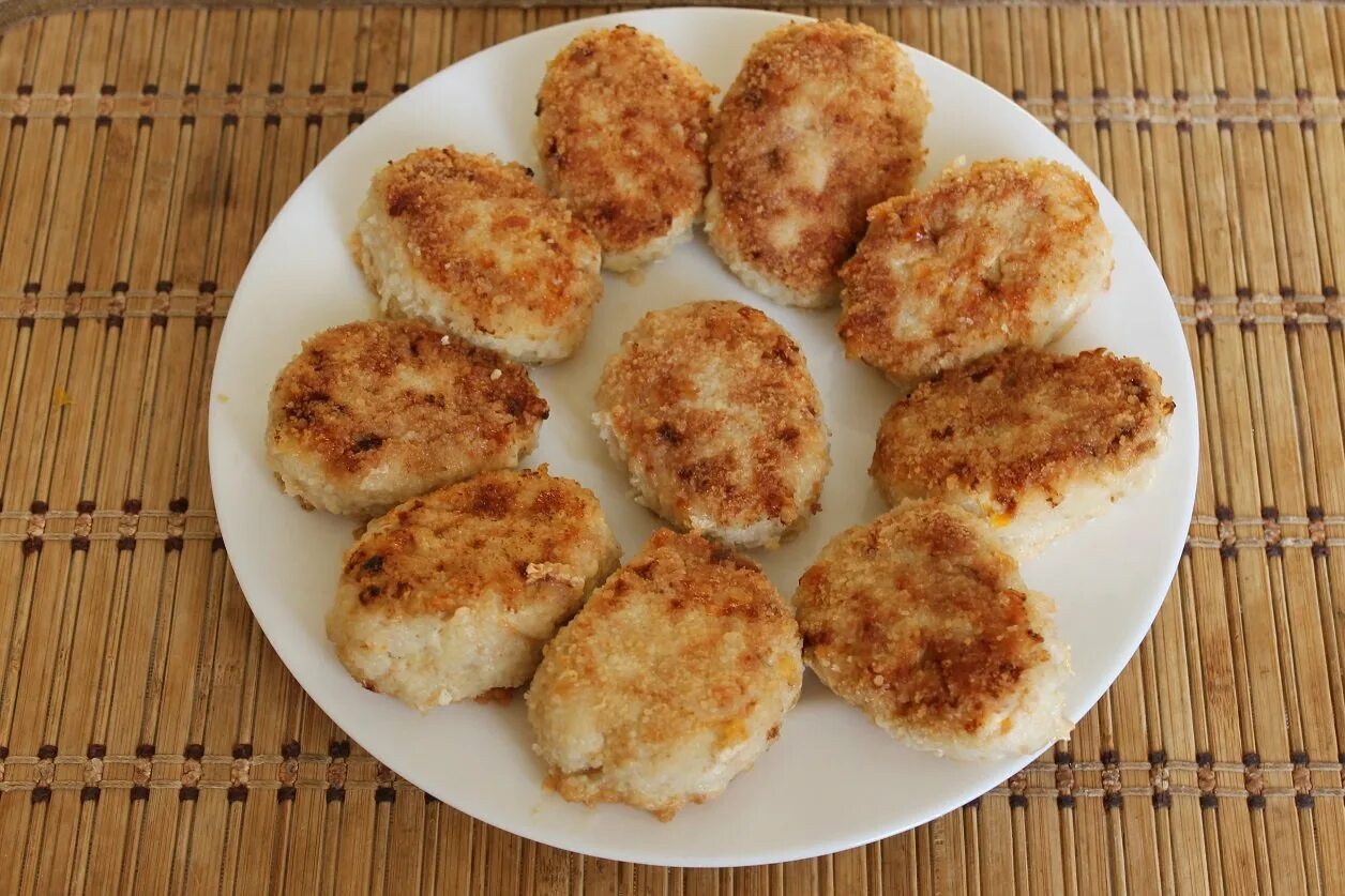 Котлеты с куриного фарша фото Котлеты из куриной грудки замороженной на терке