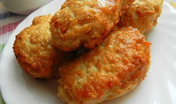 Котлеты с куриного фарша фото Суперпышные и супервкусные котлетки из куриного фарша с овсяными хлопьями