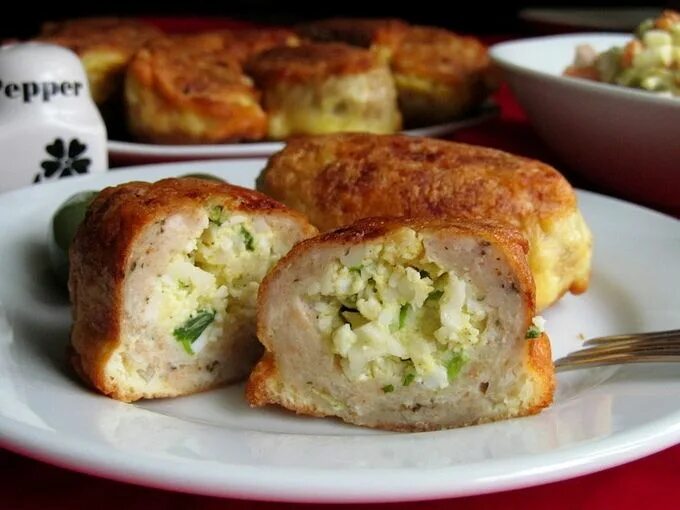 Котлеты с начинкой рецепт с фото пошагово Ингредиенты: Куриное филе 2 шт Панировочные сухари 3-4 ст. ложки Молоко 2-3 стол