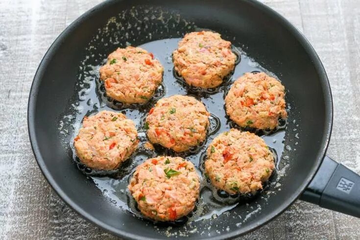 Котлеты с семги рецепт с фото Pratik Somon Köftesi Tarifi Recipe Salmon cakes recipe, Salmon recipes, Canned s