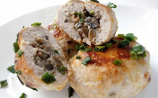 Котлеты с шампиньонами рецепт с фото Котлеты из птицы "Лакомка" - пошаговый рецепт с фото
