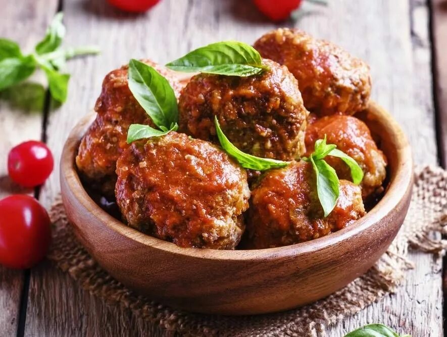 Котлеты с соусом рецепт с фото Meatballs with Passover "Spaghetti" - Kosher.com Bison meatball recipe, Meatball