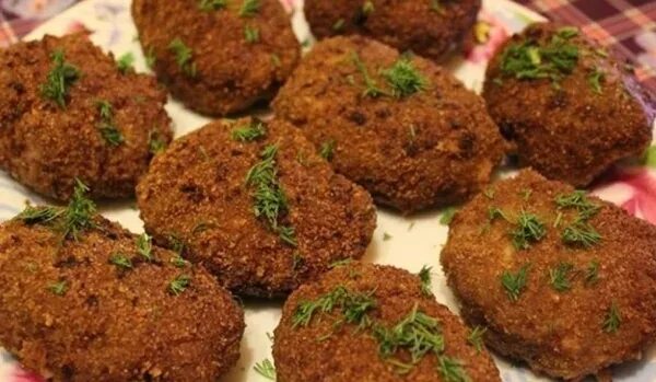 Котлеты с сухариками рецепт с фото Куриные котлеты в панировочных сухарях: найдено 87 изображений