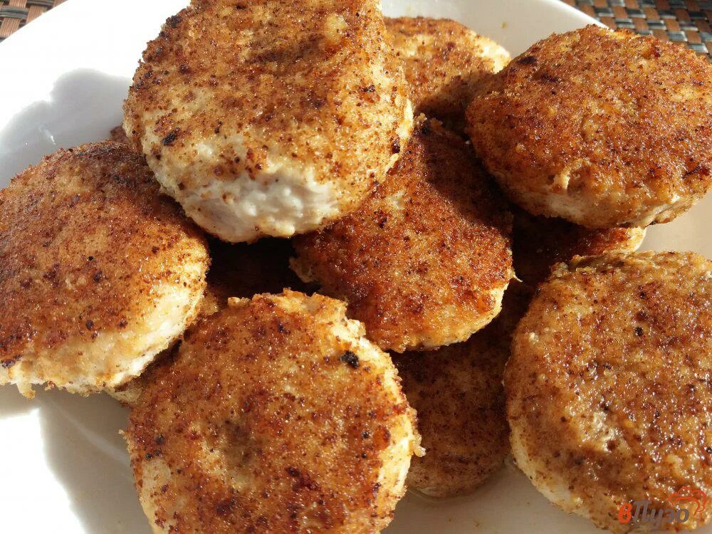 Котлеты с сухарями рецепт с фото Котлеты из куриного филе со сливочным маслом 1 - рецепты с фото на vpuzo.com