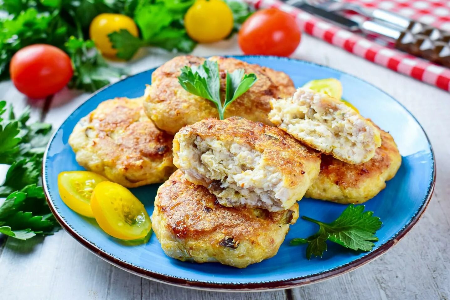 Котлеты с сыром рецепты фото Котлеты с грибами и сыром в духовке куриные рецепт с фото пошагово - 1000.menu