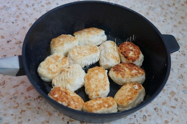 Котлеты с творогом рецепт с фото Куриные котлеты с творогом - рецепт с фото Идеи для блюд, Куриные котлеты, Вкусн