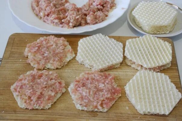 Котлеты с вафельными коржами с фото Кто нибудь готовил такие бризольки на панели для венских вафель? 2018 REDMOND Му