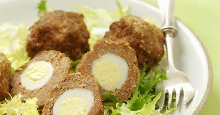 Котлеты с яйцом внутри фото Hackfleischklößchen mit Wachtelei gefüllt Rezept Rezepte, Hackbällchen rezept, W