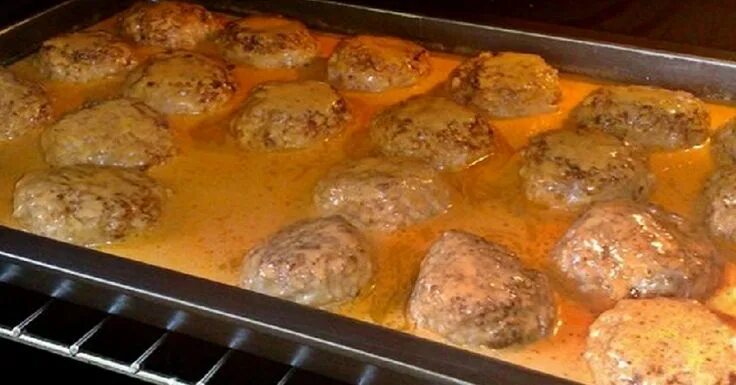 Котлеты в духовке рецепт с фото пошагово Что добавить в мясные шарики, чтобы они стали сочнее Recipe Recipes, Food, Itali