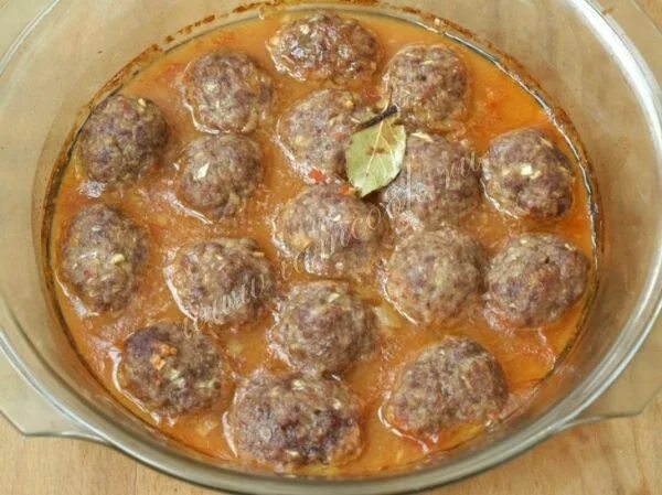 Котлеты в духовке с подливкой фото Котлеты в духовке с подливкой - рецепт с фото Ethnic recipes, Food, Meatballs