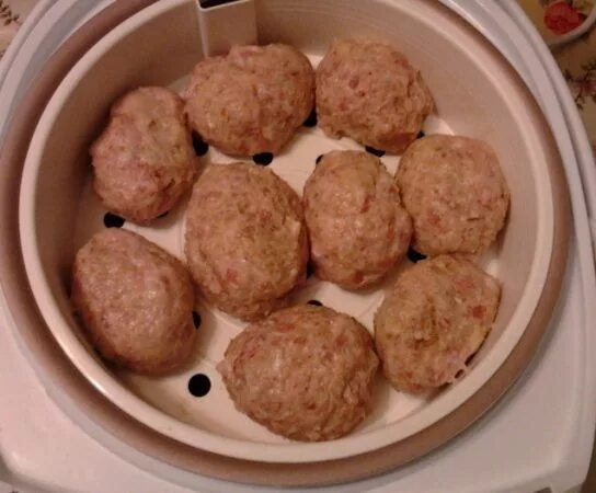 Котлеты в мультиварке фото Куриные котлеты в мультиварке на пару https://www.go-cook.ru/kurinye-kotlety-v-m