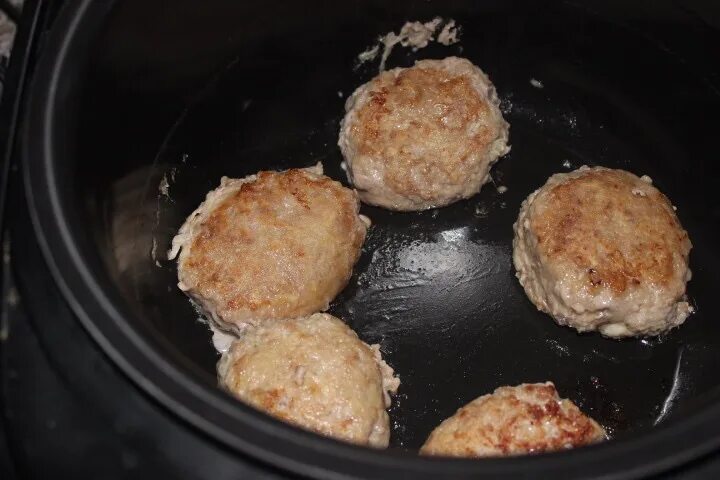 Котлеты в мультиварке на пару фото Мясные котлеты с кабачком и картофелем в мультиварке форум Babyblog