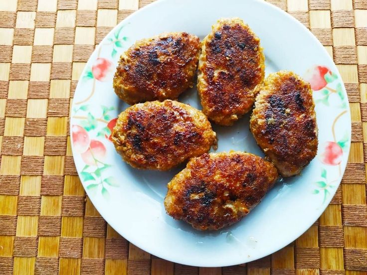 Котлеты в панировке фото Котлеты в панировочных сухарях - пошаговый рецепт с 8 фото от 2D-Recept Рецепт в