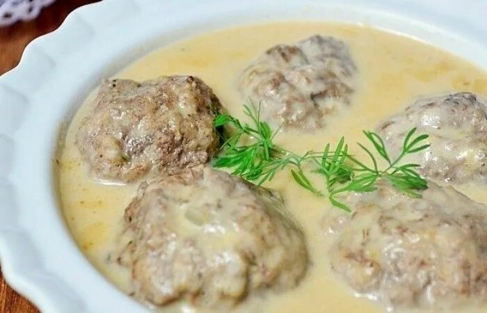 Котлеты в сметанном фото Тефтели в сливочном соусе - сочное блюдо шведской кухни, популярное во всем мире