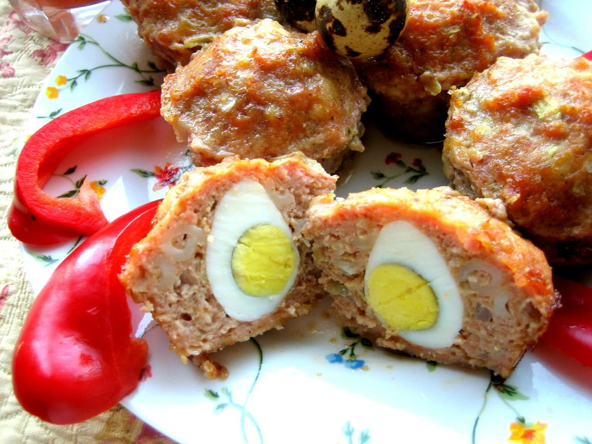 Котлеты внутри яйцо рецепт с фото Котлеты с перепелиными яйцами - пошаговый рецепт с фото (12375 просмотров)