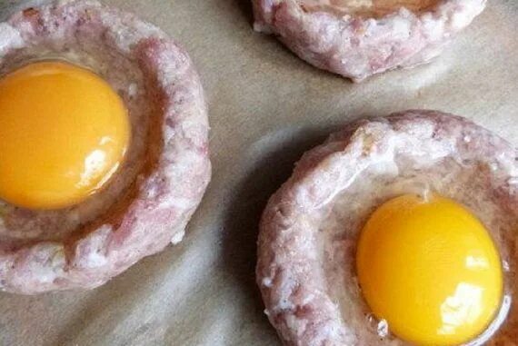 Котлеты внутри яйцо рецепт с фото Kotlety pečené v rúre, oveľa zaujímavejšie ako para na chuť. A problémy s nimi s