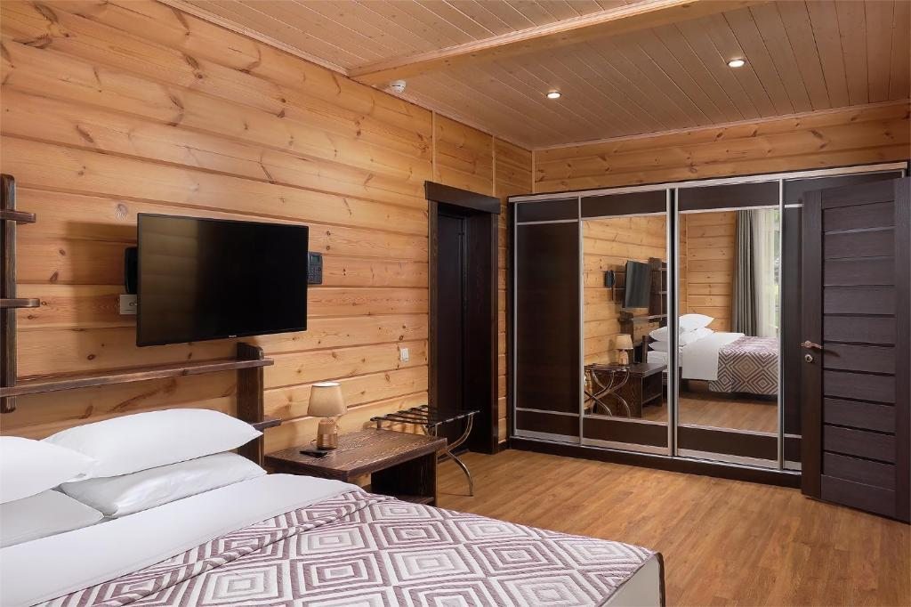 Коттедж forest house солнечная долина отзывы фото Отель Солнечная Долина Резорт в Сыростане, Челябинская область, цены от 4600 руб
