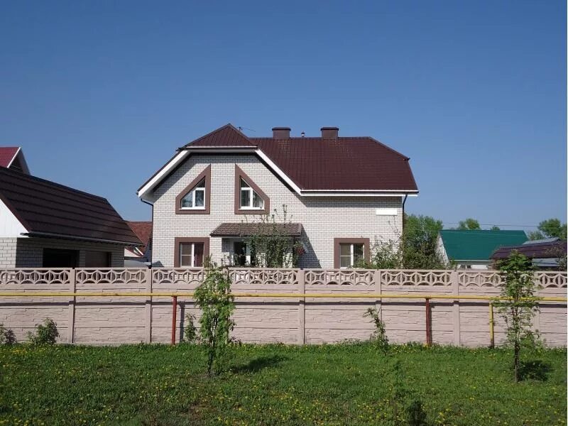 Коттедж в барнауле фото Дом с двумя спортзалами выставлен на продажу в Барнауле