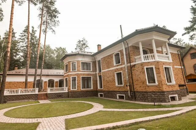 Коттедж замок элитный поселок новосибирск фото Коттедж 1200 м² на участке 30 сот. на продажу в Новосибирске Купить дом в Новоси
